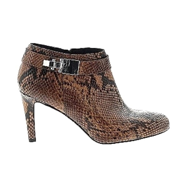 NEW Vince Camuto Chelsea Leather Ankle bootie shootie Sz 9.5 MSRP $160 - Picture 1 of 13